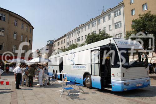 Pfizer Memory bus Tour 2007
