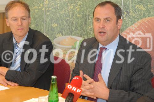 Die Oberinntaler Erdäpfel und die Osttiroler Kartoffeln sind am Donnerstag im tirolerischen Ranggen von Bundesminister Josef Pröll und Agrarlandesrat Anton Steixner in den Kreis der GENUSS REGION ÖS-TERREICH aufgenommen worden. „Der Erfolg der Genussregion-Initiative spiegelt die steigende Nachfrage der Konsumenten nach frischen, naturbelassenen und regionalen Produkten wider“, gratulierte Mag. Christoph Holzer, Geschäftsführer der SPAR-Zentrale Wörgl, als Vertreter der Allianz für starke Regionen.