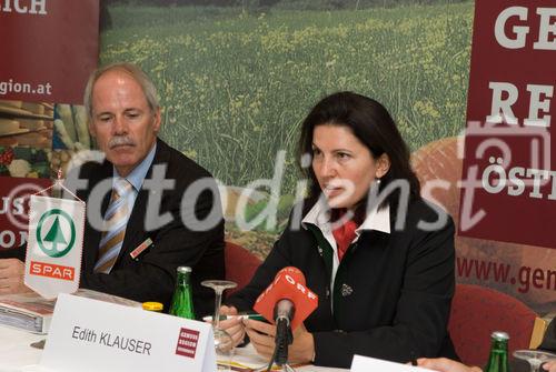 Kärntens Genussregionen wachsen. SPAR setzt auf Produktvorteile von regionalen Lebensmitteln. v.l.n.r.: Dir. Manfred Schweighofer, Sekt. Leiterin DI Edith Klauser