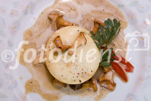 Gänseleber-Eierschwammerl Lasagne. Koch: Zoran Listek, lokaler Lieferant Siegfried Marth