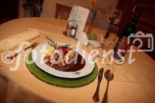 Die Initiative Genuss Region Österreich zu Gast im Gasthaus Traube. -  Foto: Gericht aus Mostverkochung. - (C)Fotodienst/Klaus Neureiter 