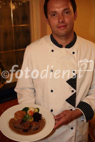 Hirter Botschadt in Klagenfurt. Foto: Zubereitung von Nockberge Almrind. - (C)Fotodienst/Klaus Neureiter