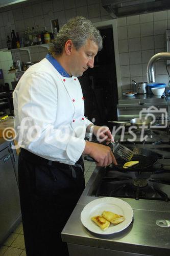 Eine Reportage im Hotel Krone im Bregenzerwald mit Geschäftsführer und Koch Nussbaumer Manfred.
Die Region Bregenzerwälder Alp- und Bergkäse  ist von Bundesminister Josef Pröll im Jahre 2006 im Rahmen der GENUSS REGION ÖSTERREICH, eine Kampagne zur Stärkung der regionalen Vielfalt und des ländlichen Raumes, ausgezeichnet worden. (www.genuss-region.at)
