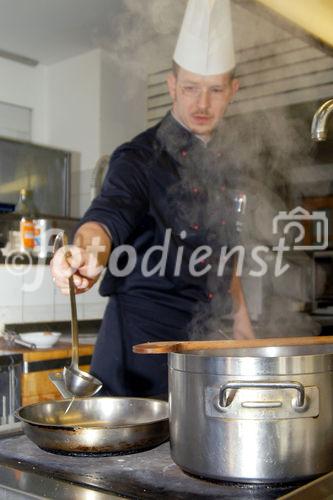 (C)fotodienst/Mag. Daniel Katzinger - Litschau 12.10.2006,
Peter Neumaier, Küchenchef im
Hoteldorf Königsleitn in Litschau, 