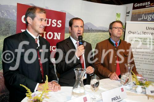 Genussregionen Österreich im Rahmen der Klagenfurter Herbstmesse, Allianz für starke Regionen mit u. a. BM Josef Pröll - Landwirtschaftsminister, LR Josef Martinz - Agrarlandesrat Kärnten, Mag. Volker Hornsteiner - Vorstandssprecher BILLA AG, Johann Verhounig - Steyer Traktoren
vl: Martinz, Pröll, Wutscher LWK