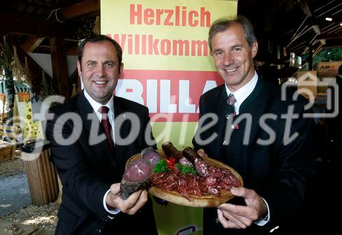 Genussregionen Österreich im Rahmen der Klagenfurter Herbstmesse, Allianz für starke Regionen mit u. a. BM Josef Pröll - Landwirtschaftsminister, LR Josef Martinz - Agrarlandesrat Kärnten, Mag. Volker Hornsteiner - Vorstandssprecher BILLA AG, Johann Verhounig - Steyer Traktoren
vl: BM Pröll, LR Martinz
