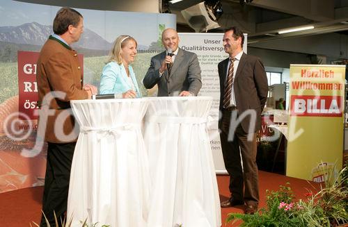 Genussregionen Österreich im Rahmen der Klagenfurter Herbstmesse, Allianz für starke Regionen mit u. a. BM Josef Pröll - Landwirtschaftsminister, LR Josef Martinz - Agrarlandesrat Kärnten, Mag. Volker Hornsteiner - Vorstandssprecher BILLA AG, Johann Verhounig - Steyer Traktoren
vl: Walfried Wutscher LWK, Moderation, Hornsteiner, Gabriel Obernosterer WKK