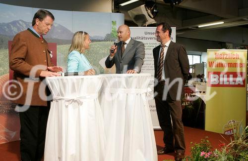 Genussregionen Österreich im Rahmen der Klagenfurter Herbstmesse, Allianz für starke Regionen mit u. a. BM Josef Pröll - Landwirtschaftsminister, LR Josef Martinz - Agrarlandesrat Kärnten, Mag. Volker Hornsteiner - Vorstandssprecher BILLA AG, Johann Verhounig - Steyer Traktoren
vl: Walfried Wutscher LWK, Moderation, Hornsteiner, Gabriel Obernosterer WKK