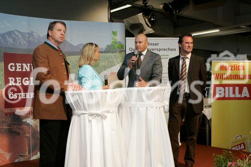 Genussregionen Österreich im Rahmen der Klagenfurter Herbstmesse, Allianz für starke Regionen mit u. a. BM Josef Pröll - Landwirtschaftsminister, LR Josef Martinz - Agrarlandesrat Kärnten, Mag. Volker Hornsteiner - Vorstandssprecher BILLA AG, Johann Verhounig - Steyer Traktoren
vl: Walfried Wutscher LWK, Moderation, Hornsteiner, Gabriel Obernosterer WKK