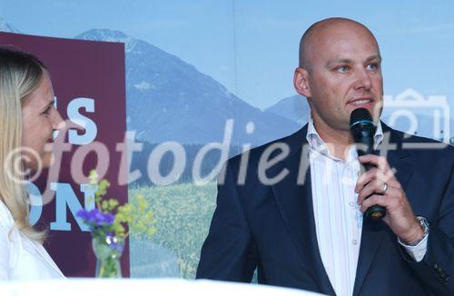 Steirische Verführung 2006 - Veranstaltung mit Landwirtschaftsminister Josef Pröll in Graz, Foto: Birgit Perl ORF Moderatorin im Gespräch mit Billa AG Vorsitzendem des Vorstandes Mag.Volker Hornsteiner