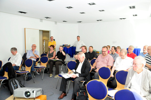 Worauf Unternehmen und ihre CIOs in ihren Cloud-Strategien achten müssen - diesen Fragen widmete sich der Presse-Roundtable im Presseclub München. Zu dieser Veranstaltung luden das Analystenhaus Crisp Research, der US-Spezialist für Enterprise Clouds Nutanix und der japanische Sicherheitsanbieter Trend Micro ein.