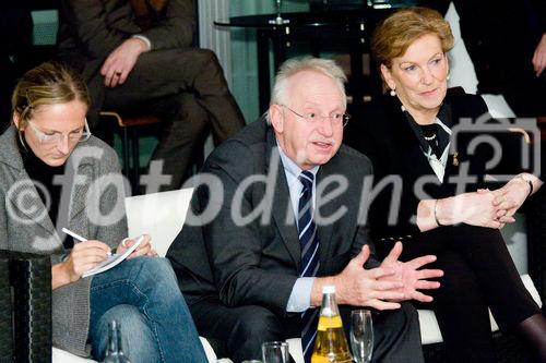 2.v.l.: Clemens Bollen - Mitglied des Deutschen Bundestages; rechts: Brita Freifrau von Gültlingen - President of Curatorium, TheCorps GmbH