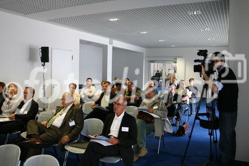 Systaic AG Pressekonferenz: Präsentation des preisgekrönten Energiedachs auf der Intersolar 2008. (C)Fotodienst/Thomas Stolz