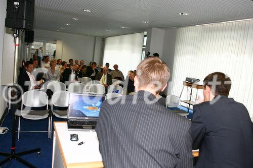 Systaic AG Pressekonferenz: Präsentation des preisgekrönten Energiedachs auf der Intersolar 2008. (C)Fotodienst/Thomas Stolz