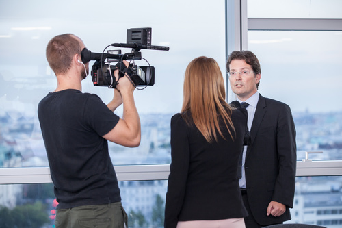 Bei einem Brexit-Abend der Management-Consultants Horváth & Partners informierte Umdasch-Ceo Andreas Ludwig über die Vorbereitungen seines Konzerns auf den bevorstehenden EU-Austritt Großbritanniens. Im Bild: Horváth & Partners Österreich Geschäftsführer Stefan Bergsmann.