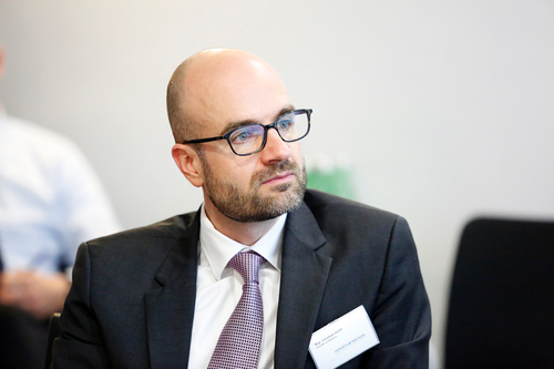 Der Vorstandschef der oberösterreichischen Greiner Holding, Axel Kühner, erläuterte bei einem Executive Round Table der Management Consultants Horváth & Partners in Wien die wesentlichen Treiber für profitables Wachstum in seiner Unternehmensgruppe. Im Bild: Christian Kopp (Horváth).
