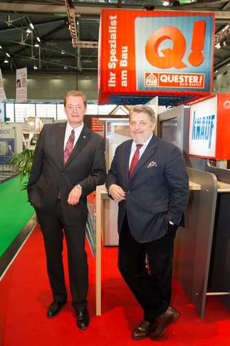  (c) fotodienst/Anna Rauchenberger - Wien, am 21.02.2013 – Bauprofi QUESTER auf der  Messe für Bauen & Energie Wien. FOTO v.l. Ing. Ulrich Paulmann, Geschäftsführer QUESTER Baustoffhandel, KommR Otto Ordelt, Geschäftsführer Knauf Österreich: