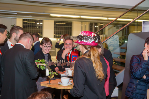 Rund 350 Gewerbekunden bei der QUESTER-Fliesenschau.