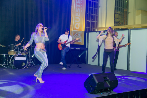 Rund 350 Gewerbekunden bei der QUESTER-Fliesenschau.