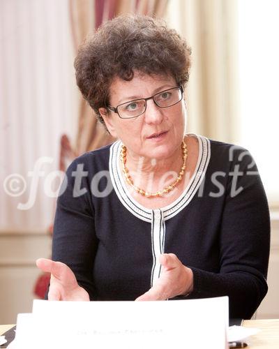 (c) fotodienst / Anna Rauchenberger - Wien, am 07.04.2010 – UBM begibt Corporate Bond unter Lead-Management von BAWAG P.S.K. und RZB.  FOTO: Mag. DDr. Regina Prehofer, Vorstandsmitglied der BAWAG P.S.K.