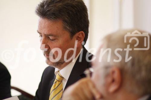 ©Fotodienst/ Sarah- Maria Kölbl; Veröffentlichung des Geschäftsberichtes 2009; Foto: Vorsitzender des Vorstandes UBM Mag. Karl Bier