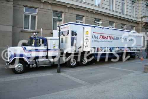 (C) fotodienst/Anna Rauchenberger - Wien 13.09.2006 - Die Fotodokumentation von Werken österreichischer Baumeister tourt im Baumeister-Show-Truck durch alle Landeshauptstädte. 