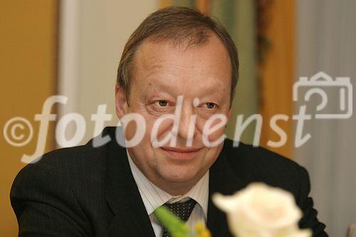 (C) fotodienst/Anna Rauchenberger - Wien 04.04.2006 - Fit und schlank ohne Diät mit der Pirafit-Methode. FOTO: Hans Günther Loher (Geschäftsführer Präventionszentrum Pirawarth).