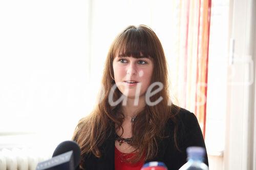 (C) fotodienst/Gudrun Krieger - Wien 16.09.2009 - Pressekonferenz, Foto:  Carina Stojaspal (Peer-Mediatorin, ibc-: Hetzendorf) 