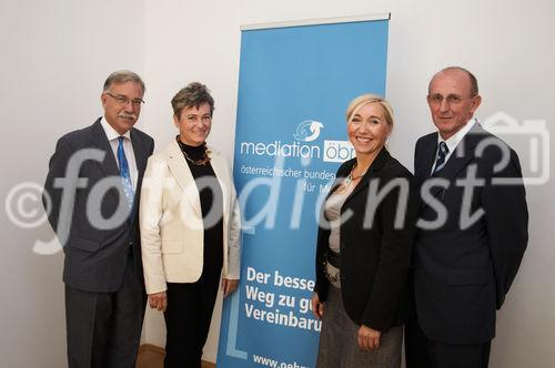 (C) fotodienst/Gudrun Krieger - Wien 16.09.2009 - Pressekonferenz, Foto: li na re: Mag. Marianus Mautner (Bundessprecher ÖBM), Mag. Erika Wailzer (AHS-Professorin und Peer-Betreuerin GRG,Parhamerplatz,17.Bezirk),Mag. Christine Haberlehner (Peer-Mediations-Expertin, Vorstand ÖBM),  Mag. Dieter Wlcek (Schulleiter Internationales Business College Hetzendorf, 12. Bezirk)