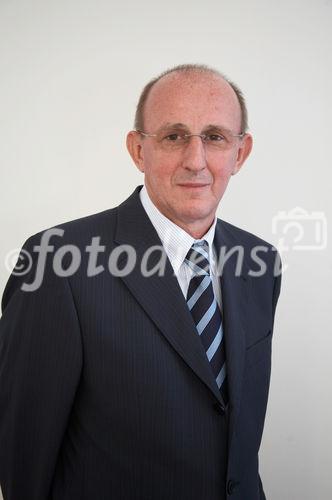 (C) fotodienst/Gudrun Krieger - Wien 16.09.2009 - Pressekonferenz, Foto: Mag. Dieter Wlcek (Schulleiter Internationales Business College Hetzendorf, 12. Bezirk),