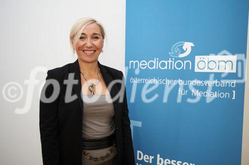 (C) fotodienst/Gudrun Krieger - Wien 16.09.2009 - Pressekonferenz, Foto: Mag. Christine Haberlehner (Peer-Mediations-Expertin, Vorstand ÖBM)