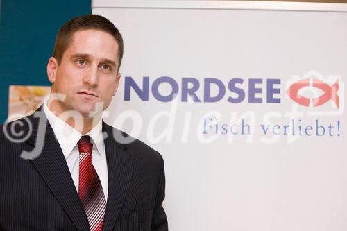 (c) fotodienst / Anna Rauchenberger - Wien, am 03.12.2009 - 'Nordsee' feiert 110 Jahre Nordsee in Österreich und 100 Jahre Nordsee am Naschmarkt in Wien. Heute wurde gleich an drei Standorten am Naschmarkt gefeiert: In der 'bar di mar', im 'Strandhaus'  und im Nordsee Haupthaus. Foto: Robert Jung, Country Manager NORDSEE Österreich