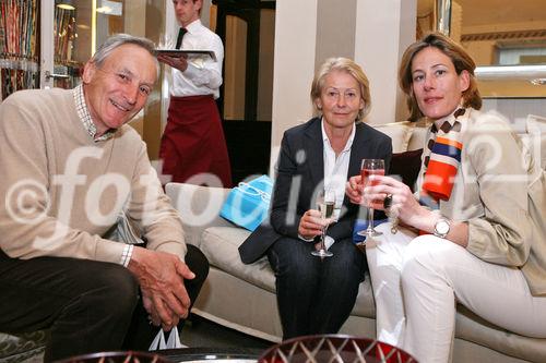 (C) fotodienst/Anna Rauchenberger - Wien, 29.04.2009 -  Eröffnung 'Von St. Barth bis St. Gilgen!' Die Ausstellung von Evamaria Thonet bei Steinwender zeigt neue Stylingkonzepte für Wohlfühloasen im Garten und auf der Terrasse und Accessoires für den sommerlichen Lifestyle.  