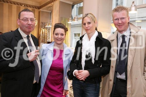 (C) fotodienst/Anna Rauchenberger - Wien, 29.04.2009 -  Eröffnung 'Von St. Barth bis St. Gilgen!' Die Ausstellung von Evamaria Thonet bei Steinwender zeigt neue Stylingkonzepte für Wohlfühloasen im Garten und auf der Terrasse und Accessoires für den sommerlichen Lifestyle.  