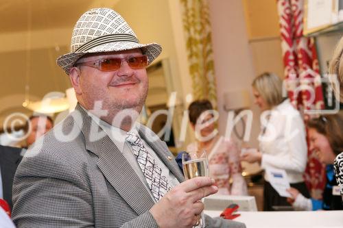 (C) fotodienst/Anna Rauchenberger - Wien, 29.04.2009 -  Eröffnung 'Von St. Barth bis St. Gilgen!' Die Ausstellung von Evamaria Thonet bei Steinwender zeigt neue Stylingkonzepte für Wohlfühloasen im Garten und auf der Terrasse und Accessoires für den sommerlichen Lifestyle.  