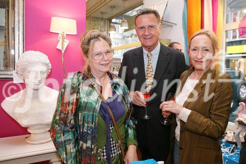 (C) fotodienst/Anna Rauchenberger - Wien, 29.04.2009 -  Eröffnung 'Von St. Barth bis St. Gilgen!' Die Ausstellung von Evamaria Thonet bei Steinwender zeigt neue Stylingkonzepte für Wohlfühloasen im Garten und auf der Terrasse und Accessoires für den sommerlichen Lifestyle.  