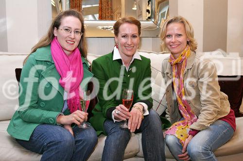 (C) fotodienst/Anna Rauchenberger - Wien, 29.04.2009 -  Eröffnung 'Von St. Barth bis St. Gilgen!' Die Ausstellung von Evamaria Thonet bei Steinwender zeigt neue Stylingkonzepte für Wohlfühloasen im Garten und auf der Terrasse und Accessoires für den sommerlichen Lifestyle.  