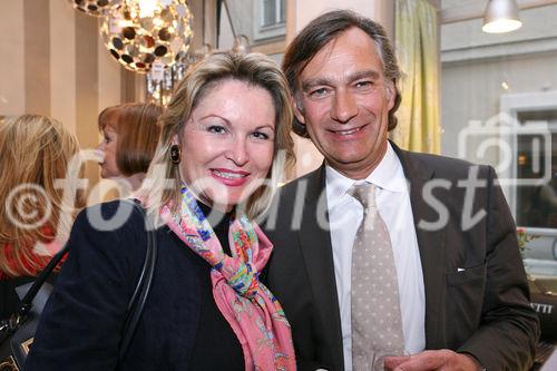 (C) fotodienst/Anna Rauchenberger - Wien, 29.04.2009 -  Eröffnung 'Von St. Barth bis St. Gilgen!' Die Ausstellung von Evamaria Thonet bei Steinwender zeigt neue Stylingkonzepte für Wohlfühloasen im Garten und auf der Terrasse und Accessoires für den sommerlichen Lifestyle.  