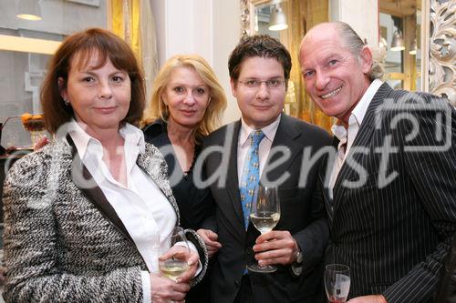 (C) fotodienst/Anna Rauchenberger - Wien, 29.04.2009 -  Eröffnung 'Von St. Barth bis St. Gilgen!' Die Ausstellung von Evamaria Thonet bei Steinwender zeigt neue Stylingkonzepte für Wohlfühloasen im Garten und auf der Terrasse und Accessoires für den sommerlichen Lifestyle.  