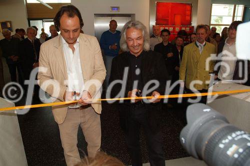 (C)Fotodienst/Christian Rath - Feierliche Eröffnung des CUBE Hotel in Biberwier - Lermoos. FOTO: Josef Margreiter (Direktor der Tirol Werbung) und Rudolf Tucek (CUBE Gründer und Vorstandsvorsitzender der Vienna International Hotelmanagement AG)