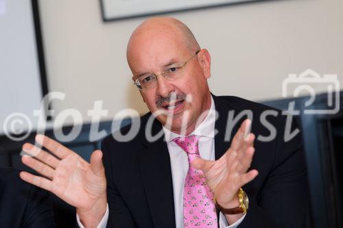 (c) fotodienst / Johannes Brunnbauer | Pressegespräch zur Jahrestagung der Österreichischen Kardiologischen Gesellschaft
Im Bild vlnr.: Univ.-Prof. Dr. Günther Laufer (Universitätsklinik für Chirurgie, MedUni Wien)