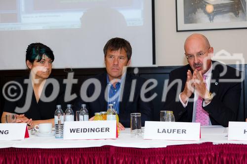 (c) fotodienst / Johannes Brunnbauer | Pressegespräch zur Jahrestagung der Österreichischen Kardiologischen Gesellschaft
Im Bild vlnr.: Univ.-Prof. Dr. Irene Lang (ÖKG-Präsidentin, MedUni Wien), Prim. Univ.-Prof. Dr. Franz Weidinger (KA Rudolfstiftung, Wien) und Univ.-Prof. Dr. Günther Laufer (Universitätsklinik für Chirurgie, MedUni Wien)