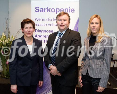 (C)fotodienst/Anna Rauchenberger Wien, 19.01.2011 - Sarkopenie ist ein durch Alter, Krankheit und/oder inadäquate Lebensgewohnheiten verursachtes Syndrom, das im Abbau von Muskelmasse und kritisch abgesenkter Muskelkraft und/oder Muskelfunktionalität besteht. Zu diesem Thema diskutierten Experten bei einer Fortbildungsveranstaltung für Mediziner im MUMOK. FOTO v.l.: Prim. Univ.-Prof. Dr. Monika Lechleitner, Fachärztin für Innere Medizin, Ärztliche Direktorin am LKH Hochzirl, Prim. Dr. Klaus Hohenstein MSc., Institut für Physikalische Medizin und Rehabilitation, Geriatriezentrum Wienerwald, Wien, Dr.in.med. Eva-Maria Strasser, Arbeitsgemeinschaft für klinische Ernährung (AKE), Sozialmedizinisches Zentrum Süd, Kaiser-Franz-Josef-Spital,