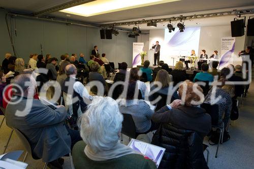 (C)fotodienst/Anna Rauchenberger Wien, 19.01.2011 - Sarkopenie ist ein durch Alter, Krankheit und/oder inadäquate Lebensgewohnheiten verursachtes Syndrom, das im Abbau von Muskelmasse und kritisch abgesenkter Muskelkraft und/oder Muskelfunktionalität besteht. Zu diesem Thema diskutierten Experten bei einer Fortbildungsveranstaltung für Mediziner im MUMOK.