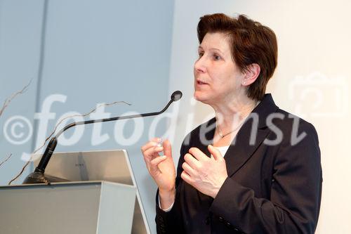 (C)fotodienst/Anna Rauchenberger Wien, 19.01.2011 - Sarkopenie ist ein durch Alter, Krankheit und/oder inadäquate Lebensgewohnheiten verursachtes Syndrom, das im Abbau von Muskelmasse und kritisch abgesenkter Muskelkraft und/oder Muskelfunktionalität besteht. Zu diesem Thema diskutierten Experten bei einer Fortbildungsveranstaltung für Mediziner im MUMOK. FOTO: Prim. Univ.-Prof. Dr. Monika Lechleitner, Fachärztin für Innere Medizin, Ärztliche Direktorin am LKH Hochzirl