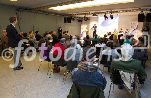 (C)fotodienst/Anna Rauchenberger Wien, 19.01.2011 - Sarkopenie ist ein durch Alter, Krankheit und/oder inadäquate Lebensgewohnheiten verursachtes Syndrom, das im Abbau von Muskelmasse und kritisch abgesenkter Muskelkraft und/oder Muskelfunktionalität besteht. Zu diesem Thema diskutierten Experten bei einer Fortbildungsveranstaltung für Mediziner im MUMOK.