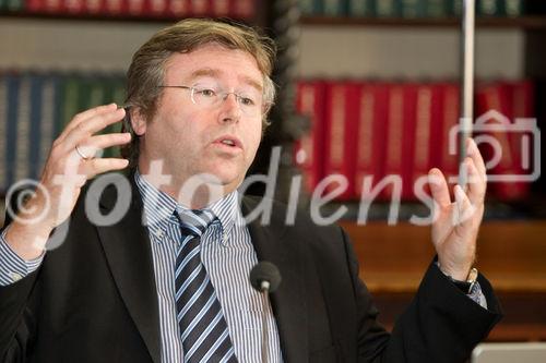  (c) fotodienst/Anna Rauchenberger - Wien, am 24.04.2012 – Unsere Lebenserwartung steigt. Die Europäische Union hat das Jahr 2012 zum „Europäischen Jahr für aktives Altern und Solidarität zwischen den Generationen“ (EJAA) erklärt, um die Gesellschaft für dieses Thema zu sensibilisieren. Die 