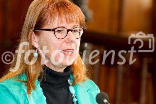  (c) fotodienst/Anna Rauchenberger - Wien, am 24.04.2012 – Unsere Lebenserwartung steigt. Die Europäische Union hat das Jahr 2012 zum „Europäischen Jahr für aktives Altern und Solidarität zwischen den Generationen“ (EJAA) erklärt, um die Gesellschaft für dieses Thema zu sensibilisieren. Die 