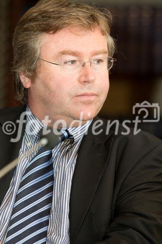  (c) fotodienst/Anna Rauchenberger - Wien, am 24.04.2012 – Unsere Lebenserwartung steigt. Die Europäische Union hat das Jahr 2012 zum „Europäischen Jahr für aktives Altern und Solidarität zwischen den Generationen“ (EJAA) erklärt, um die Gesellschaft für dieses Thema zu sensibilisieren. Die 