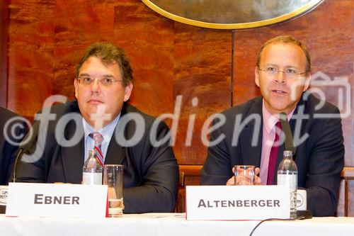  (c) fotodienst/Anna Rauchenberger - Wien, am 09.05.2012 – Anlässlich des „Europäischer Tag der Herzschwäche“ wurde heute im Café Landtmann im Rahmen einer Pressekonferenz über Herzinsuffizienz informiert. Ziel der jährlichen Informationsoffensive der Arbeitsgruppe Herzinsuffizienz der Österreichischen Kardiologischen Gesellschaft ist es, Bewusstsein für Frühsymptome und die gravierenden Folgen der Herzschwäche zu schaffen. FOTO v.l. OA Dr. Christian Ebner, stv. Leiter der Arbeitsgruppe Herzinsuffizienz der ÖKG, Krankenhaus der Elisabethinen Linz / II. Interne Abteilung , Prim. Dr. Hans Altenberger, Leiter der Arbeitsgruppe Herzinsuffizienz der ÖKG, Sonderkrankenanstalt Rehabilitationszentrum Großgmain, Salzburg: